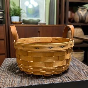 1995 Longaberger Round Basket